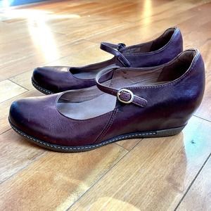 Dansko Mary Jane Loralie Wedge Heel Shoes 40 Dark Burgundy Wine Leather 9.5 10